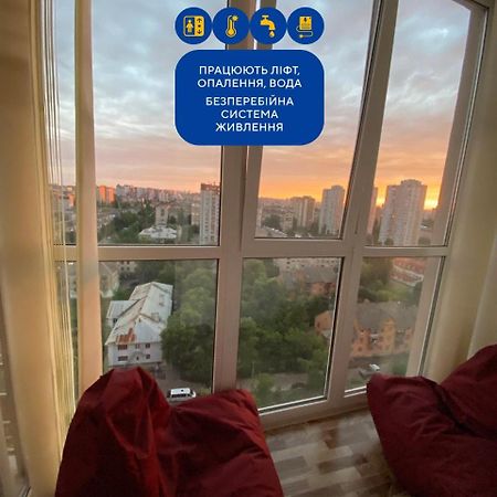 Large 2 Room Apartment With A Beautiful View 2 Min Metro Chernigivska Киев Екстериор снимка