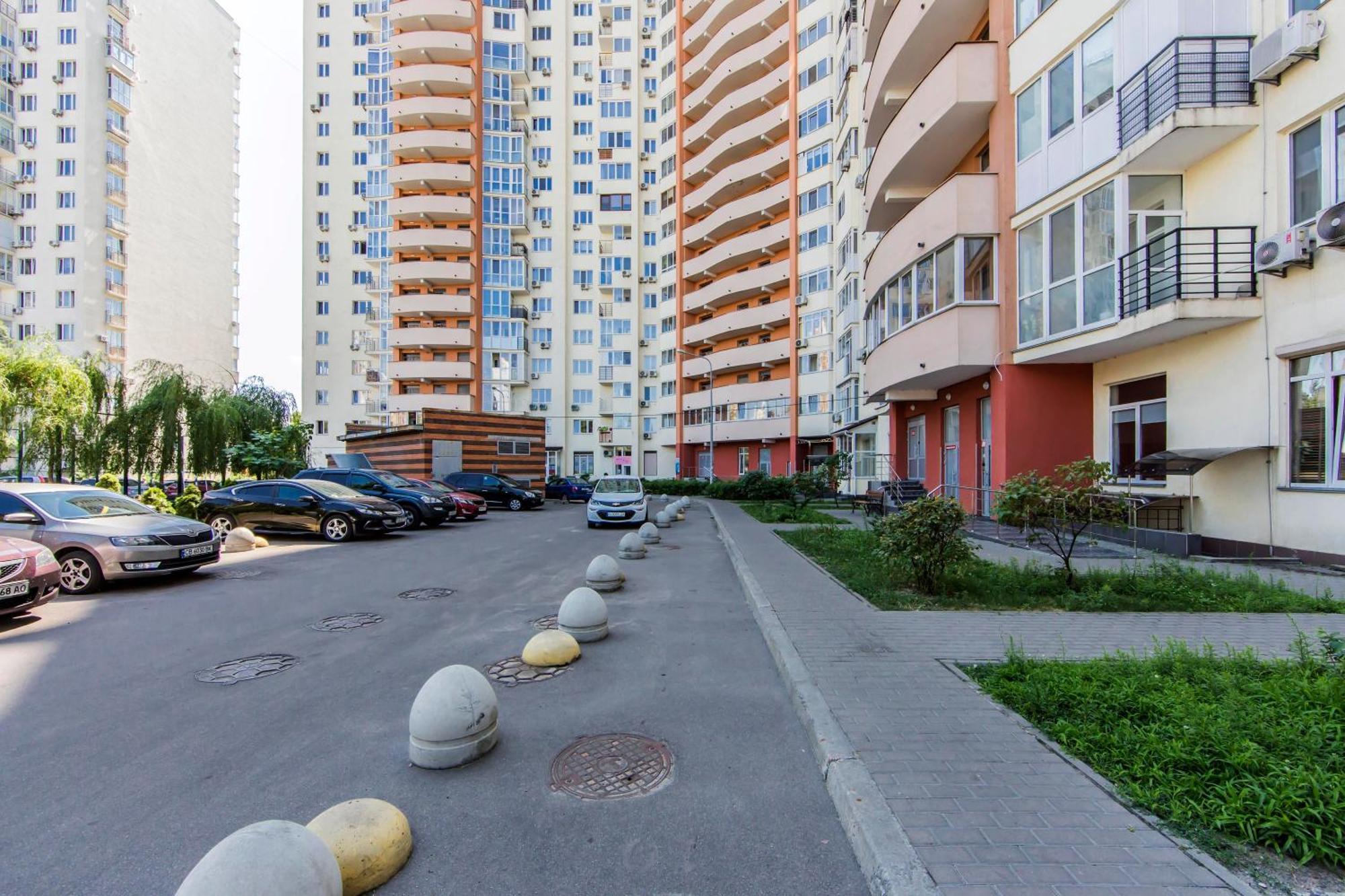 Large 2 Room Apartment With A Beautiful View 2 Min Metro Chernigivska Киев Екстериор снимка